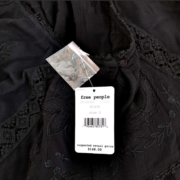 ❌SOLD❌ FREE PEOPLE Mini Dress Piece of Your Heart Tiered Beautiful Black Lace 🖤 - Picture 12 of 15